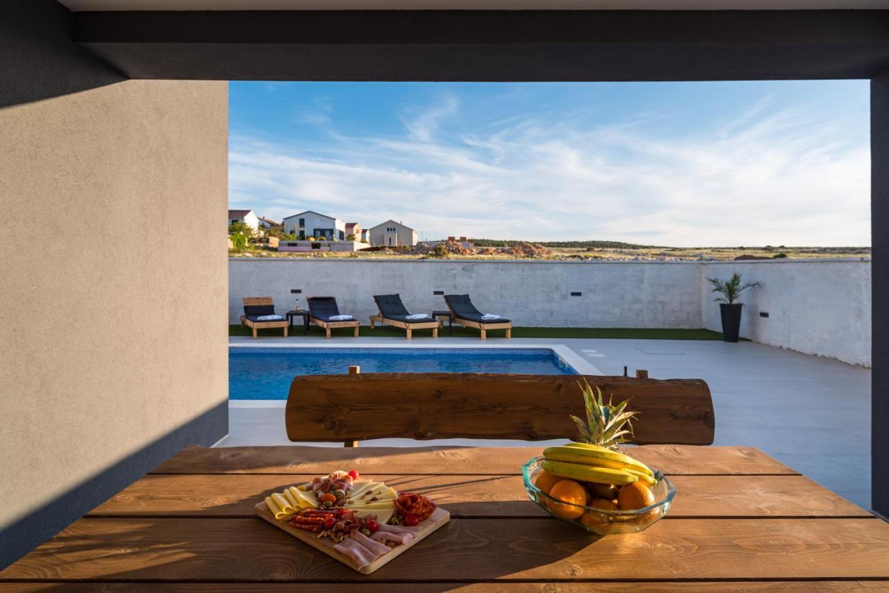 Luxury Villa Noemi Ražanac エクステリア 写真
