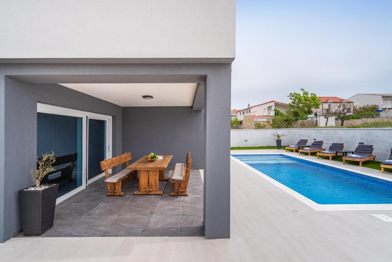 Luxury Villa Noemi Ražanac エクステリア 写真