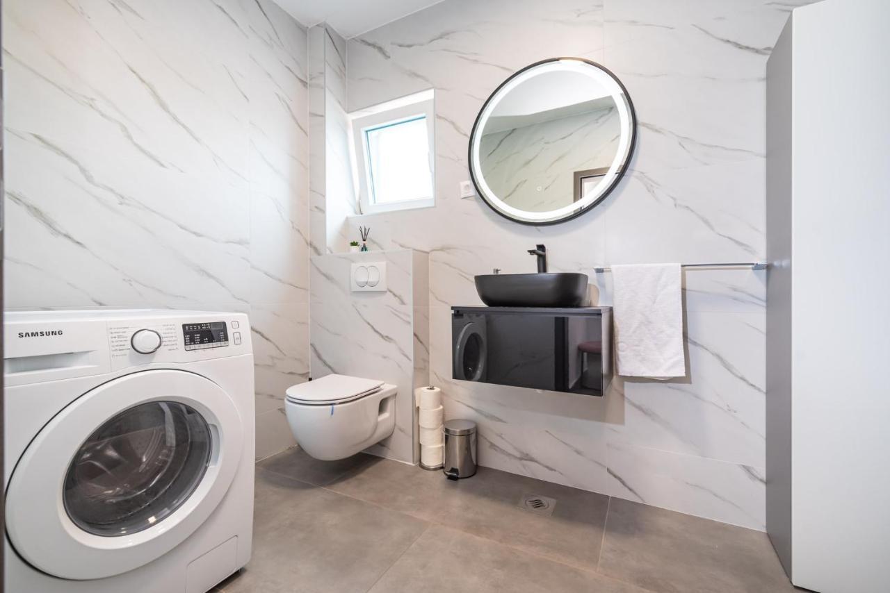 Luxury Villa Noemi Ražanac エクステリア 写真