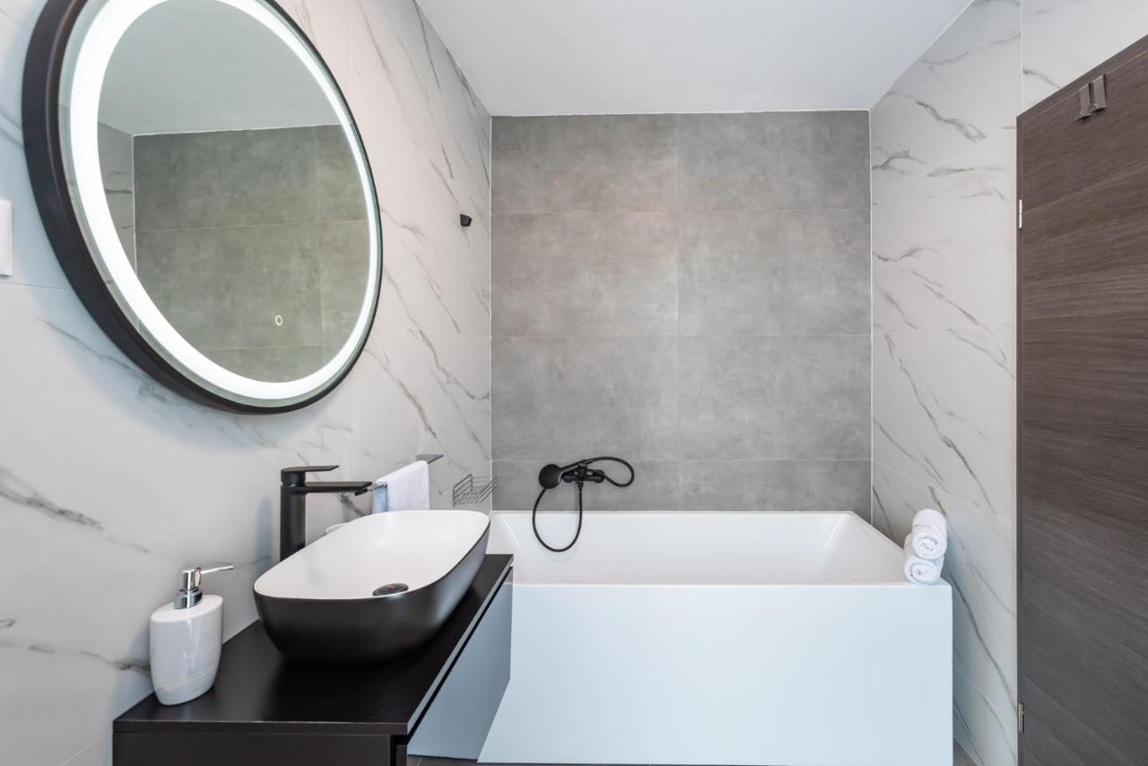 Luxury Villa Noemi Ražanac エクステリア 写真