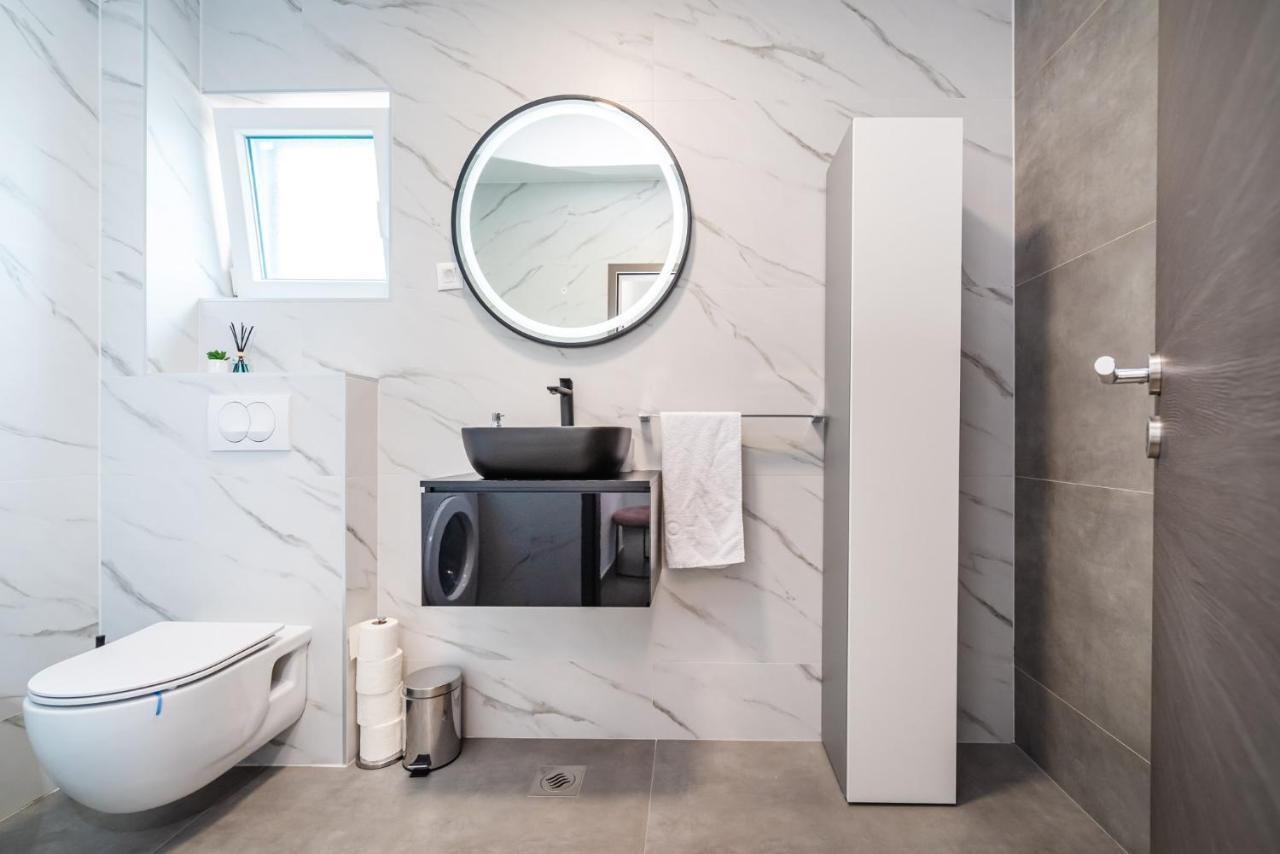 Luxury Villa Noemi Ražanac エクステリア 写真