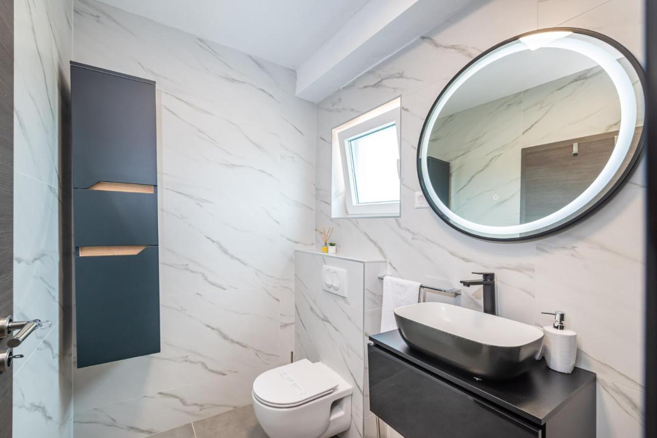 Luxury Villa Noemi Ražanac エクステリア 写真