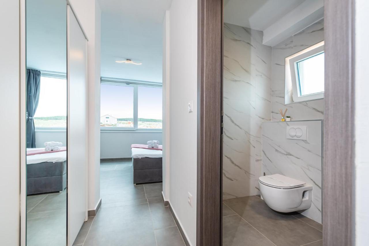Luxury Villa Noemi Ražanac エクステリア 写真
