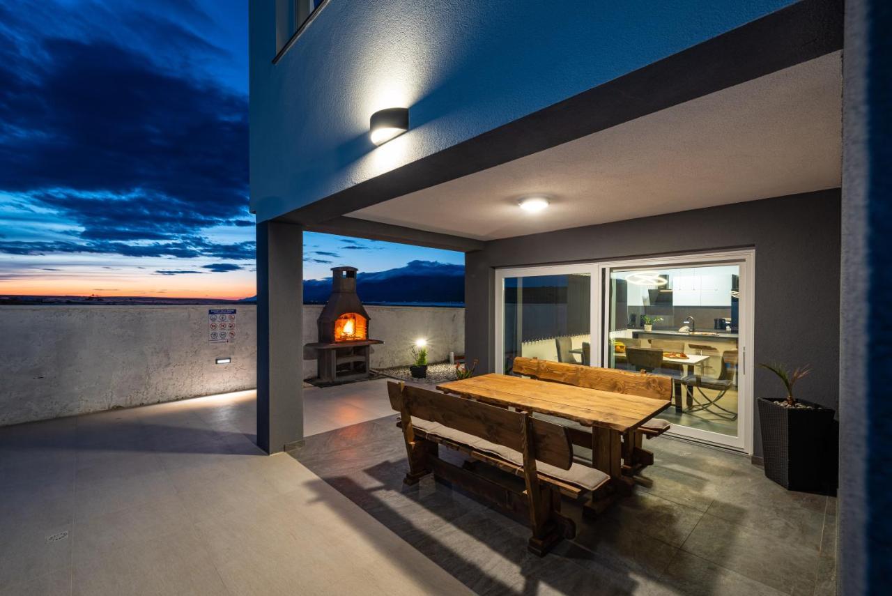 Luxury Villa Noemi Ražanac エクステリア 写真