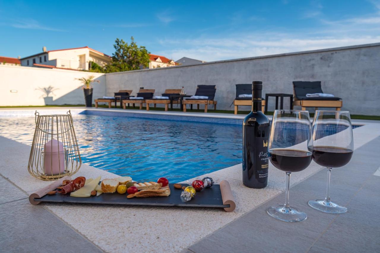 Luxury Villa Noemi Ražanac エクステリア 写真