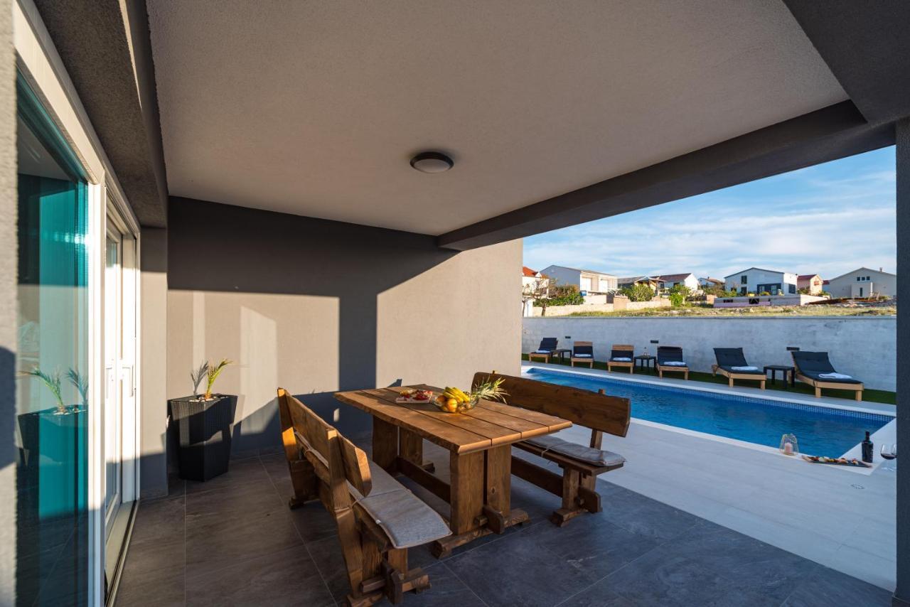 Luxury Villa Noemi Ražanac エクステリア 写真