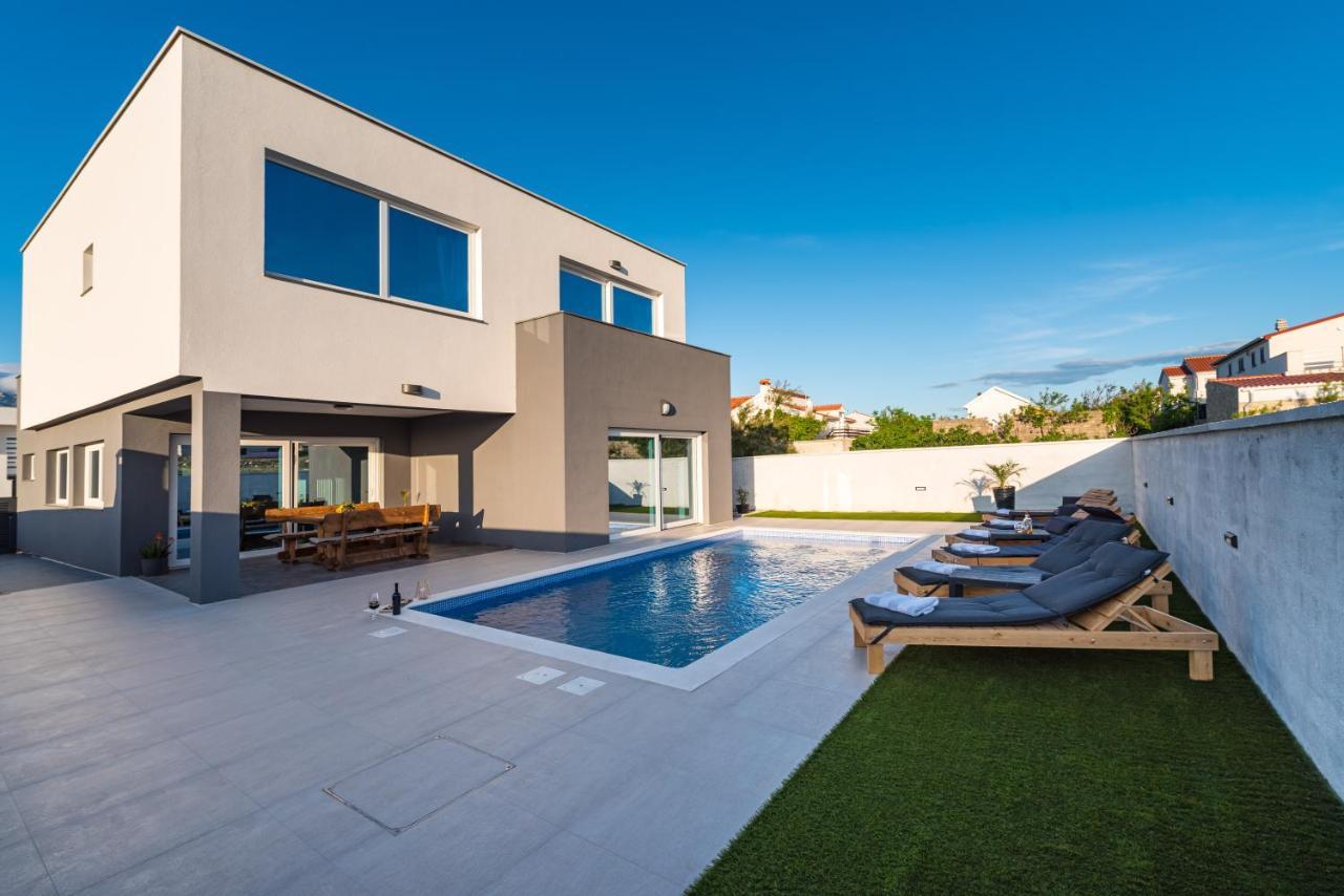 Luxury Villa Noemi Ražanac エクステリア 写真